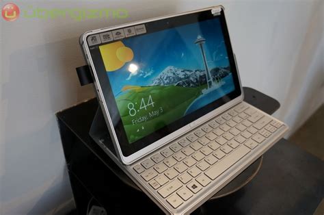 Acer Aspire P3 Hands On Review | Ubergizmo