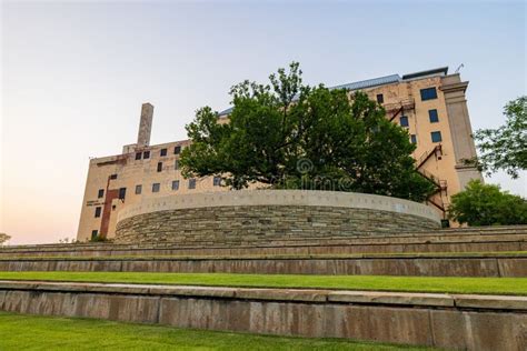 The Survivor Tree in the Oklahoma City National Memorial and Museum Editorial Photo - Image of ...