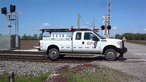 CN Highway-Rail Truck - YouTube