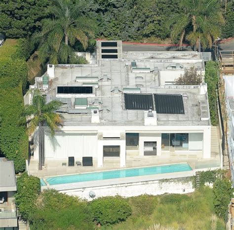 Where Does Keanu Reeves Live? The Deets on the Actor's Home in L.A.