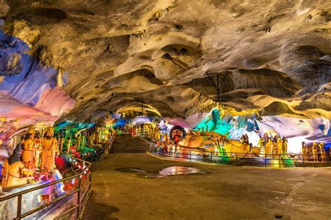 The Ultimate Guide to Visiting the Batu Caves in Kuala Lumpur (2024)