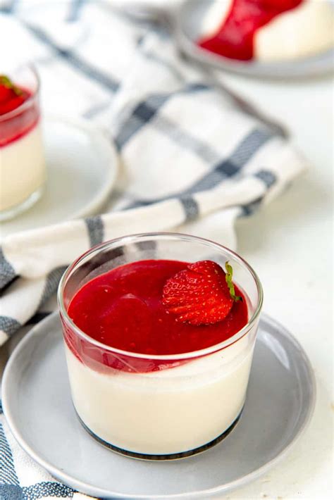 Panna Cotta Recipe (Foolproof) - The Flavor Bender