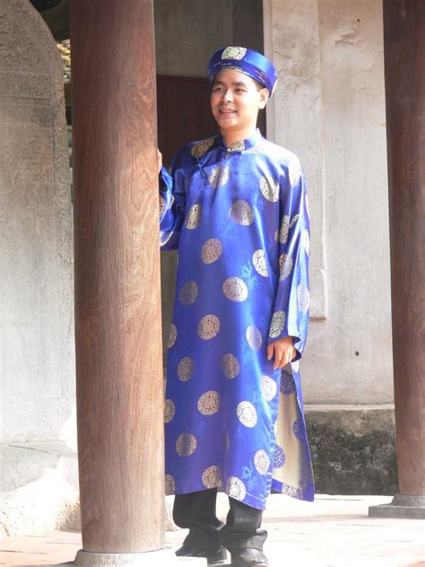 Vietnam Traditional Clothing