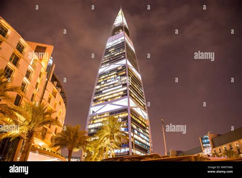 Al faisaliyah centre hi-res stock photography and images - Alamy