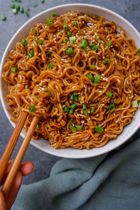 Easy Saucy Ramen Noodles (Vegan Recipe)