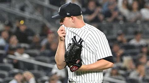 King gives up 2-run HR on first pitch in 10th, Yanks lose to Texas - Newsday