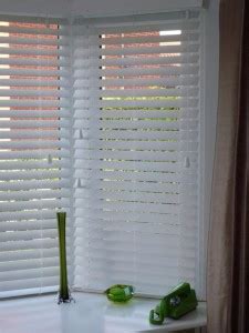 Venetian Blinds Bay Windows Fitting | Window Treatments Design Ideas