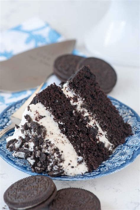 Extreme Cookies 'n Cream Oreo Cake - Crazy for Crust