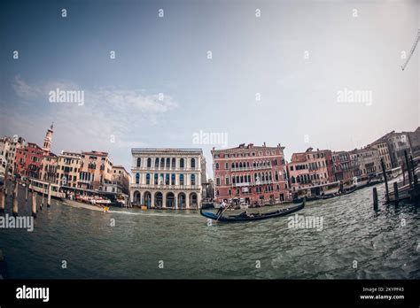 Image of canals in Venice with their gondolas, bridges and tourists Stock Photo - Alamy