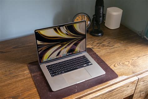 Apple MacBook Air 15-inch review: A bigger screen makes a surprising difference - StreakingDeals