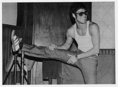 Bruce Lee Stretching Routine for Bruce Lee Flexibility