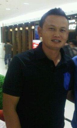 <span class="mw-page-title-main">Yeyen Tumena</span> Indonesian footballer