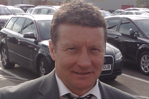 <span class="mw-page-title-main">Danny Wilson (footballer, born 1960)</span> English footballer and manager (born 1960)