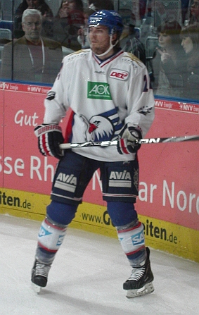 <span class="mw-page-title-main">Steve Wagner (ice hockey)</span> American ice hockey player