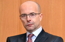 <span class="mw-page-title-main">Jonathan Knott</span> British diplomat