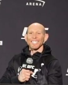 <span class="mw-page-title-main">Josh Emmett</span> American mixed martial artist (born 1985)