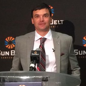 <span class="mw-page-title-main">Neal Brown</span> American football player and coach (born 1980)