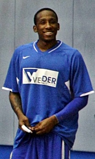 <span class="mw-page-title-main">Marcus Hall (basketball)</span> American basketball player