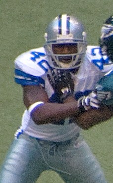 <span class="mw-page-title-main">Anthony Henry (American football)</span> American football player (born 1976)