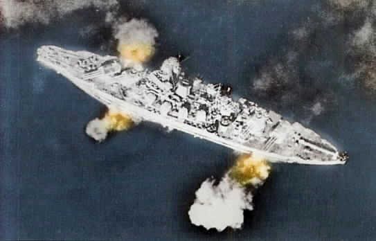 Линкор USS Pennsylvania (BB-38) бомбардирует Гуам в день высадки американских войск