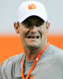 <span class="mw-page-title-main">Jeff Scott</span> American football player and coach (born 1980)