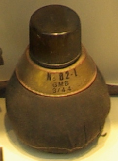 <span class="mw-page-title-main">Gammon bomb</span> Hand grenade