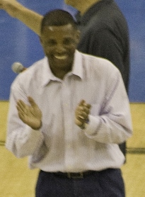 <span class="mw-page-title-main">DeWayne Walker</span> American gridiron football player and coach (born 1960)