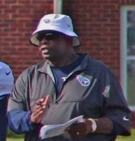 <span class="mw-page-title-main">Sylvester Croom</span> American football player and coach (born 1954)