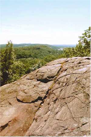 <span class="mw-page-title-main">Rattlesnake Mountain (Connecticut)</span> Mountain in Connecticut