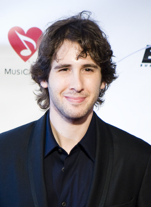 <span class="mw-page-title-main">Josh Groban</span> American singer and actor (born 1981)