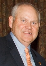 <span class="mw-page-title-main">Phillip Fulmer</span> American football player, coach, and athletic director (born 1950)