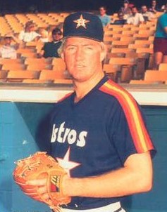 <span class="mw-page-title-main">Dave Smith (pitcher, born 1955)</span> American baseball player