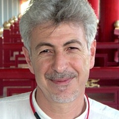 <span class="mw-page-title-main">Oussama Khatib</span> American Roboticist