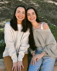 <span class="mw-page-title-main">Merrell Twins</span> American YouTube personalities