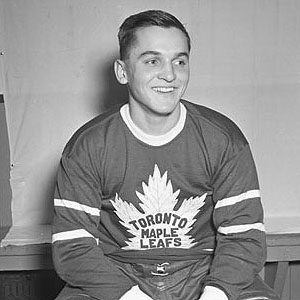 <span class="mw-page-title-main">Phil Samis</span> Canadian ice hockey player (1927–2022)