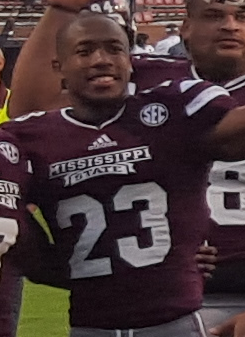 <span class="mw-page-title-main">Taveze Calhoun</span> American football player (born 1992)