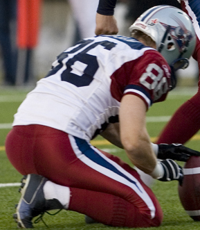 <span class="mw-page-title-main">Ben Cahoon</span> American gridiron football player (born 1972)