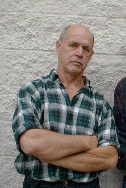 <span class="mw-page-title-main">Geoffrey Lewis (actor)</span> American actor (1935–2015)