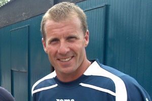 <span class="mw-page-title-main">Mike Stowell</span> English footballer