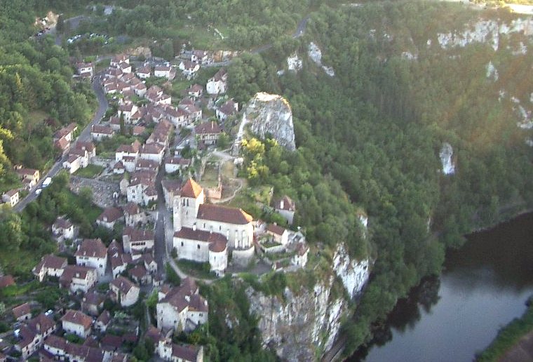 Photo aérienne de Saint-Cirq-Lapopie.