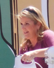 Yearwood at the Los Angeles Times Festival cooking, 2010. Trisha Yearwood 2010.jpg