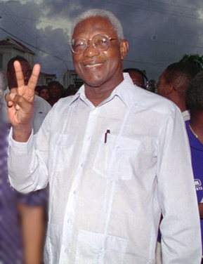 <span class="mw-page-title-main">Desmond Hoyte</span> President of Guyana, politician, lawyer (1929–2002)