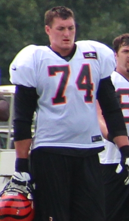 <span class="mw-page-title-main">Dennis Roland</span> American football player (born 1983)