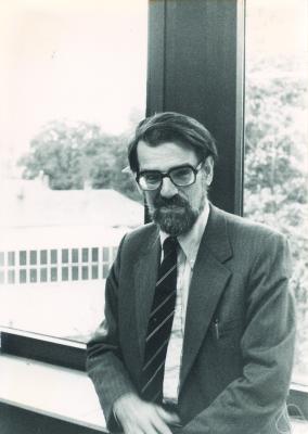 <span class="mw-page-title-main">Lloyd Shapley</span> American mathematician (1923–2016)