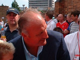 <span class="mw-page-title-main">Paul Hart</span> English football player and manager (born 1953)