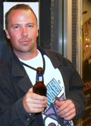 <span class="mw-page-title-main">Doug Stanhope</span> American comedian (born 1967)