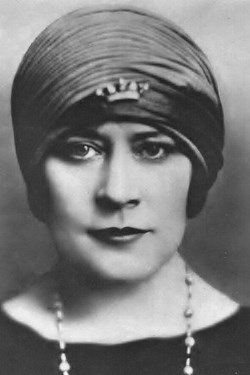 <span class="mw-page-title-main">Anne Nichols</span> American playwright (1891–1966)