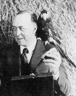 <span class="mw-page-title-main">Edgar Rice Burroughs</span> American writer (1875–1950)