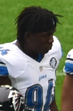 <span class="mw-page-title-main">Ezekiel Ansah</span> Ghanaian-born American football player (born 1989)