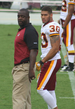 <span class="mw-page-title-main">Clarence Vaughn</span> American football player (born 1964)